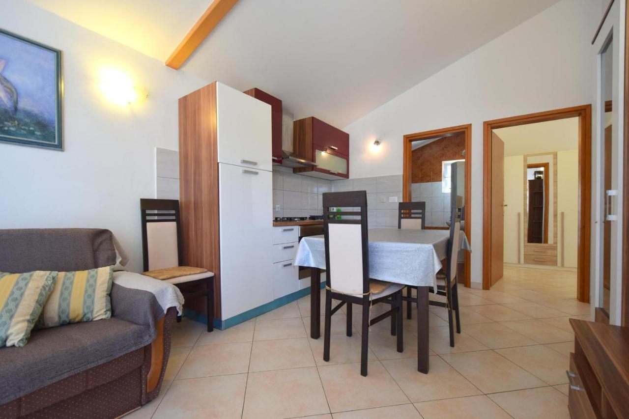 Holiday Home Pere Malinska Extérieur photo